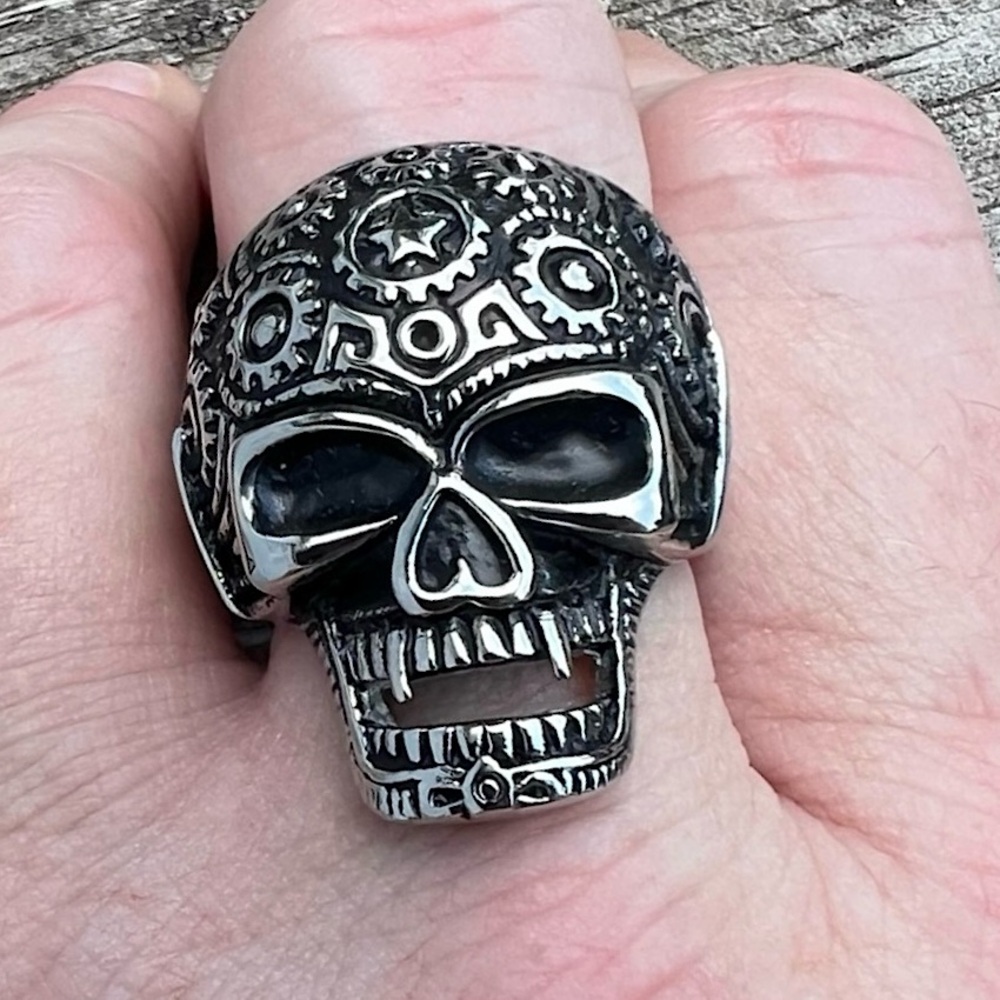 - Stainless Steel Sugar Skull Ring SZ 9! NEW!